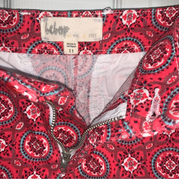 BeBop Patterned Shorts - Picture 2 of 10